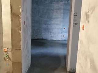 地砖铺贴及地面找平施作