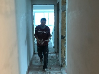 地砖铺贴及地面找平施作