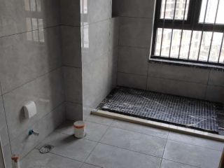 地砖铺贴及地面找平施作