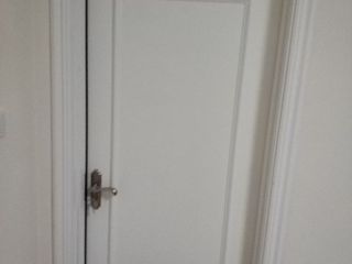 套装门、踢脚线安装