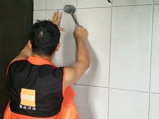 厨房、卫生间墙砖施作