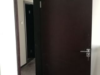 套装门、踢脚线安装