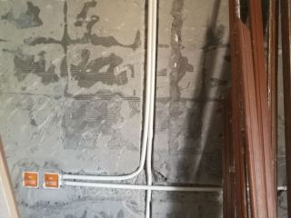 强、弱电路穿线施作