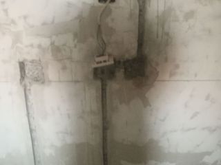 水、电管开槽施作