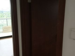 套装门、踢脚线安装