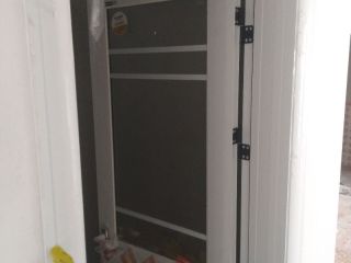 成品门及墙纸铺贴