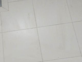 地砖铺贴及地面找平施作