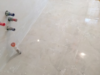 地砖铺贴及地面找平施作