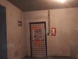 水、电管开槽施工