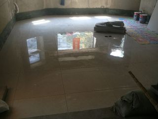 地砖铺贴及地面找平施作