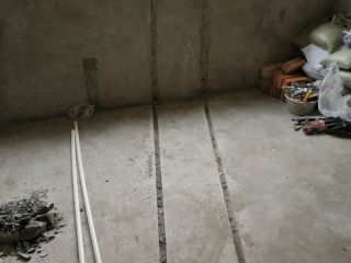 水、电管开槽施作