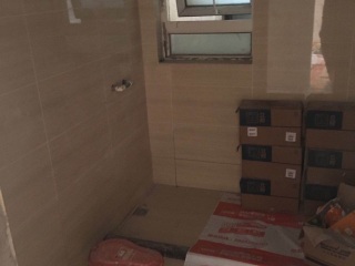 厨房、卫生间墙砖施作