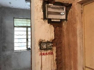 水、电管开槽施工