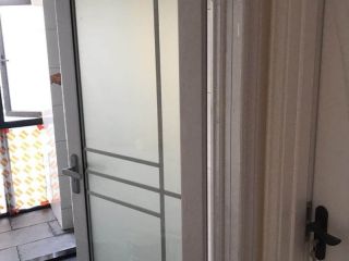 成品门及墙纸铺贴