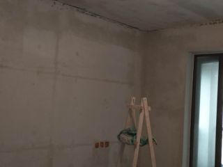 墙、顶面腻子批嵌