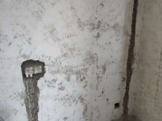 水、电管开槽施作
