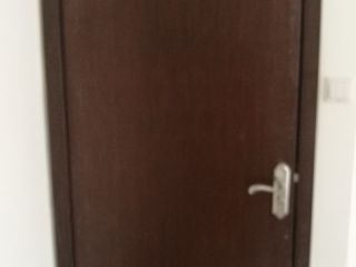 套装门、踢脚线安装
