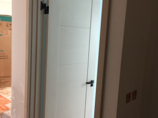 成品门及墙纸铺贴