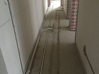 强、弱电路穿线施作