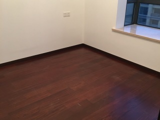 套装门、踢脚线安装