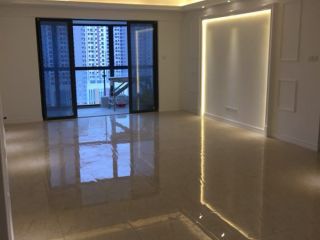 现场背景墙及隔墙施作