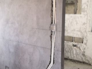 强、弱电路穿线施作