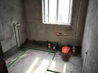 水、电管开槽施作