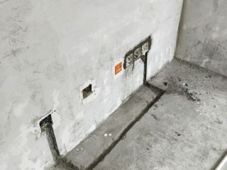 水、电管开槽施作