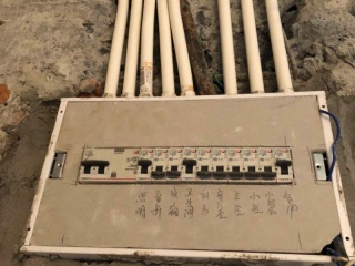 强、弱电路穿线施作