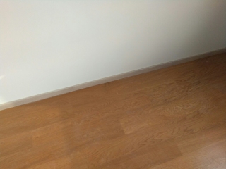 套装门、踢脚线安装