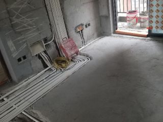 水、电管开槽施作
