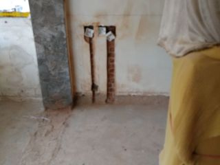 水、电管开槽施工