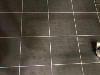 地砖铺贴及地面找平施作