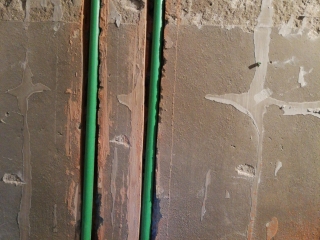 水、电管开槽施作