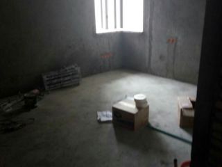 地砖铺贴及地面找平施作
