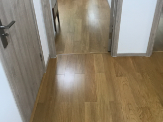 实木复合地板铺设