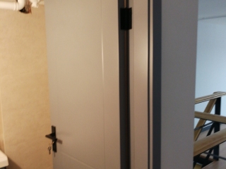 成品门及墙纸铺贴