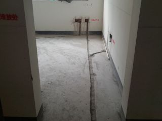 水、电管开槽施工
