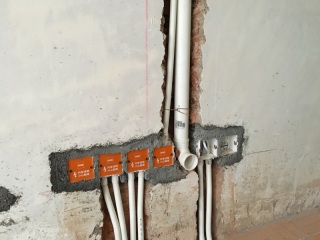 强、弱电路穿线施作