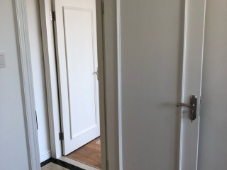 套装门、踢脚线安装