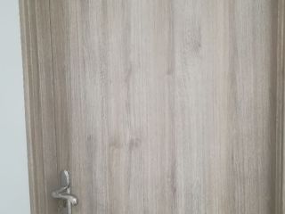 套装门、踢脚线安装
