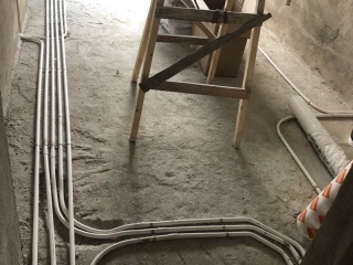 强、弱电路穿线施作