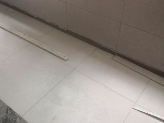 地砖铺贴及地面找平施作