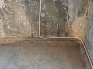 水、电管开槽施作