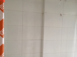 厨房、卫生间墙砖施作