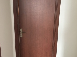 套装门、踢脚线安装