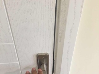 成品门及墙纸铺贴