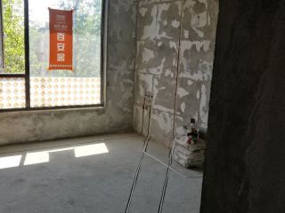 水、电管开槽施作