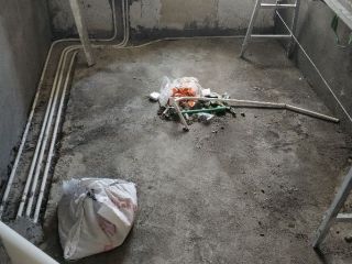强、弱电路穿线施作