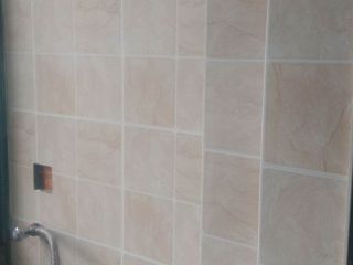 地砖铺贴及地面找平施作